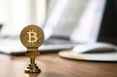 bitcoin-etf-by-blackrock-registers-first-daily-net-inflow-in-3-weeks:-what-to-know