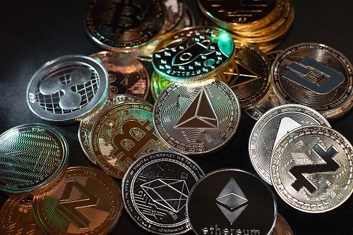 harris-delivers-crypto-positive-remarks,-says-she’ll-invest-in-“america’s-future”