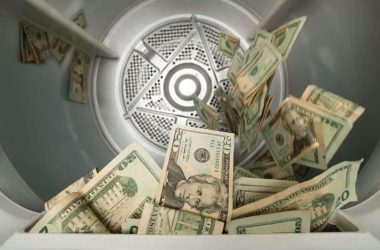 us-charges-2-russian-nationals-in-crypto-money-laundering-scheme,-offers-$10-million-bounty