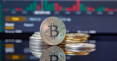 bitcoin-etfs-end-five-day-inflow-streak-as-bitcoin-dips-below-$93k