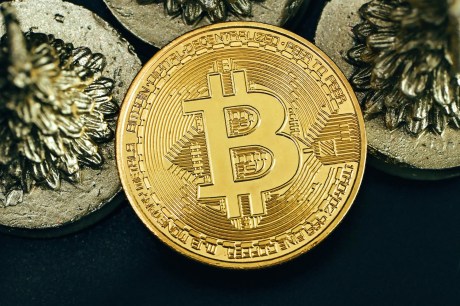 bitcoin-on-track-for-$275,000?-analyst-cites-cup-and-handle-formation