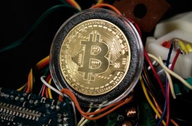 analyst-says-bitcoin-price-peak-lies-above-$225,000,-the-timeline-will-shock-you