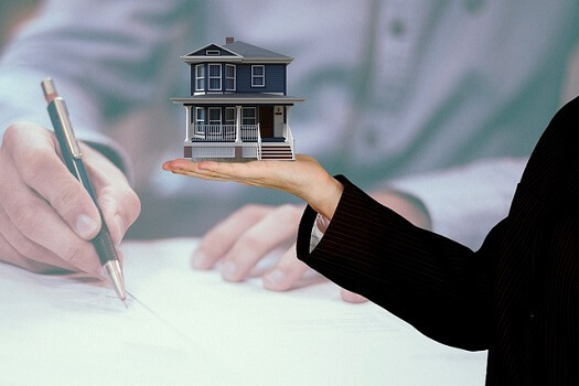 la-rosa-holdings-to-allow-real-estate-agents-to-receive-commissions-in-crypto