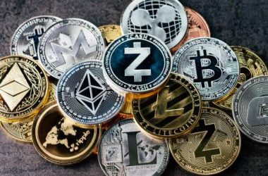 is-altcoin-season-here-already?-vaneck-answers-as-bitcoin-price-struggles-below-$100,000