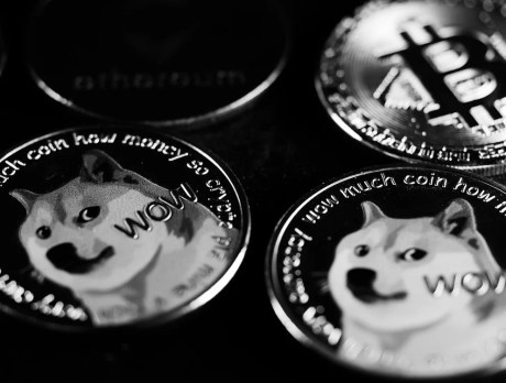 dogecoin-rally-ahead:-analyst-hints-at-a-bigger-breakout-than-2021