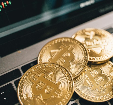 bitcoin-to-$350k?-kiyosaki-stands-firm-amid-blackrock-etf-drama