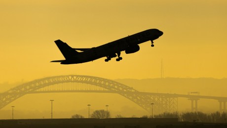 altcoins-about-to-take-off?-analyst-says-the-‘final-shakeout’-is-over