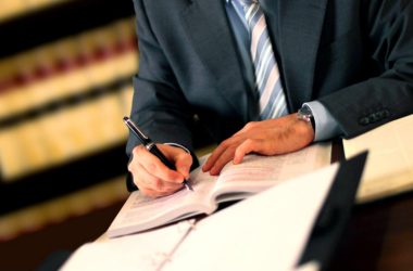 donald-trump-signs-executive-order-for-crypto-working-group-to-provide-regulatory-clarity