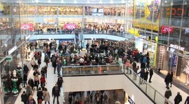 retail-on-chain-activity-drops-19%-despite-bitcoin’s-strength-above-$100k