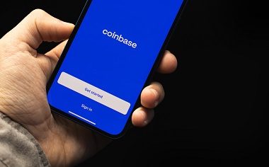 coinbase-launches-cftc-regulated-solana-(sol)-and-hedera-(hbar)-futures-contracts