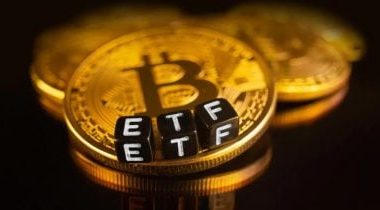 bitcoin-etfs-suffer-record-$935-million-net-outflows-as-investors-turn-risk-averse