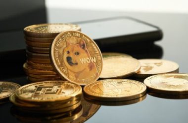 dogecoin-discount-incoming:-analyst-reveals-when-to-start-buying