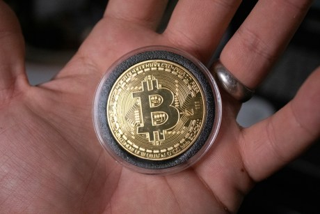 bitcoin-sellers-incur-loss-as-sopr-drops-to-0.95-–-a-sign-of-market-bottom?