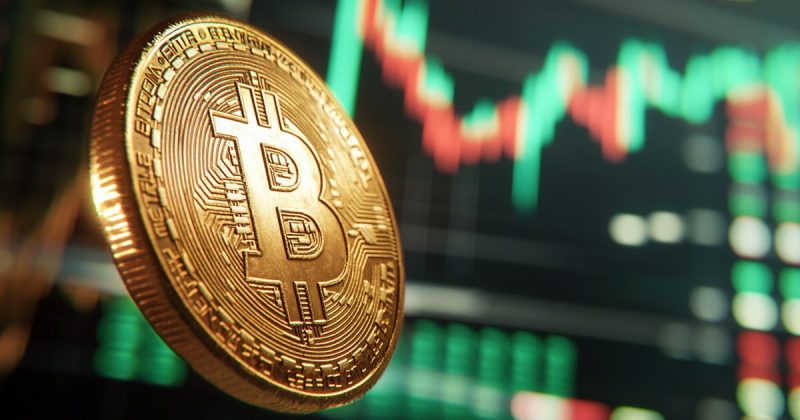 bitcoin-outperforms-tech-stocks-as-us-market-opens-to-sea-of-green