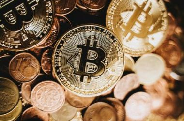 bitcoin-price-above-$100,000-again?-chart-patterns-show-what’s-coming-next