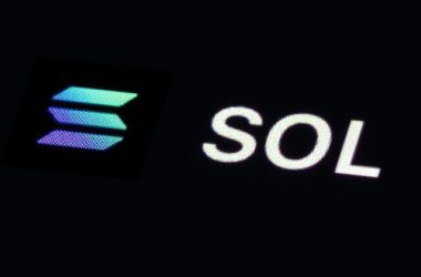 solana’s-path-to-$200?-explosive-adoption-fuels-the-surge
