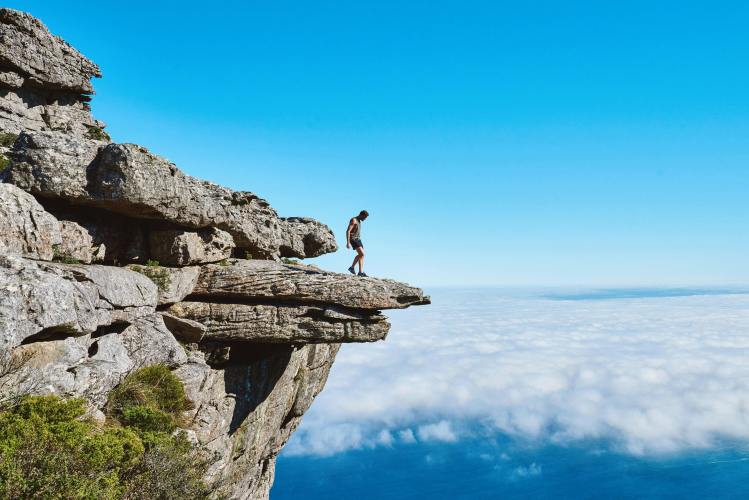xrp-on-the-edge:-will-support-hold-or-unleash-a-breakdown?