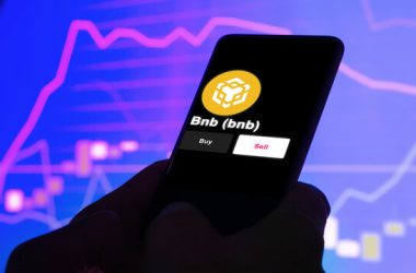 bnb-breaks-below-$605-as-bullish-momentum-fades-–-what’s-next?