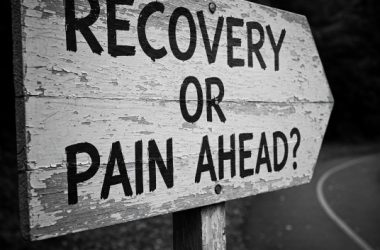 solana-slammed-by-whale-dump—can-it-recover-or-is-more-pain-ahead?