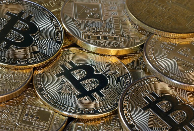 bitcoin-price-on-the-verge-of-15%-breakout-as-analyst-spots-this-formation