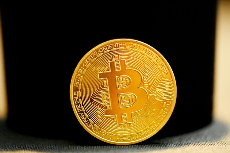 is-$74,000-the-bottom-for-bitcoin?-cmt-certified-analyst-says-$38,000-$42,000-is-coming