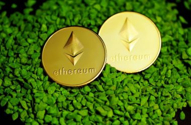 major-ethereum-whale-dumps-10,000-eth-after-2-years,-is-it-time-to-get-out?