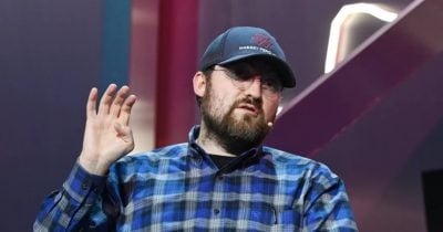 charles-hoskinson-sees-bitcoin-hitting-$250k-as-tariffs-fade-and-liquidity-returns