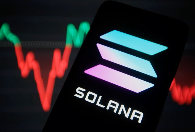 solana-price-eyes-breakout-toward-$143-as-inverse-head/shoulders-pattern-takes-shape