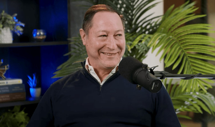 bitcoin-lags-gold-as-wall-street-doubts-persist,-claims-expert