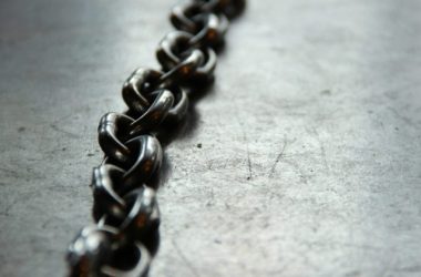 chainlink-shake-up:-investors-pull-$120-million-from-exchanges