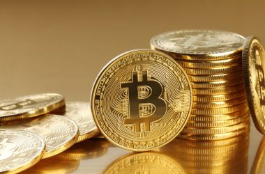 bitcoin-continues-to-flow-out-of-major-exchanges-—-supply-squeeze-soon?