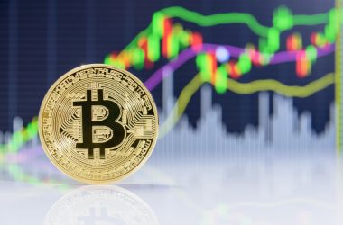 crypto-news-today:-coinbase-shares-surge-on-s&p-500-inclusion-news,-marking-crypto-milestone
