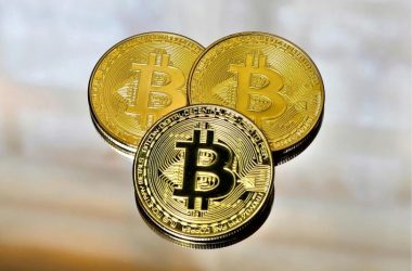 bitcoin-bulls-face-make-or-break-moment-at-$106,500-resistance-–-details