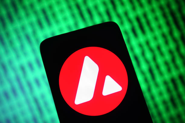 avalanche-slides-off-the-edge-–-what-comes-after-the-4h-trendline-snap?