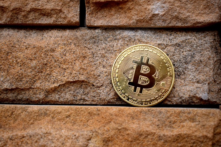 bitcoin-signals-strength-as-long-term-holder-realized-cap-surges-past-$20-billion-–-details