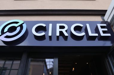 circle-raises-$1.1-billion-in-upsized-ipo,-prices-shares-at-$31