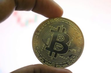 bitcoin-golden-cross-incoming,-but-tensions-threaten-breakout