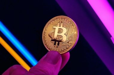 bitcoin-poised-for-rally-as-geopolitical-tensions-ease-and-inflation-expectations-fall