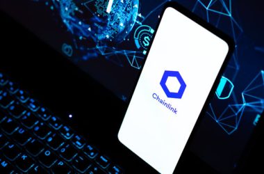 chainlink-(link)-on-standby:-bitcoin’s-next-move-holds-the-key