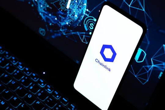 chainlink-(link)-on-standby:-bitcoin’s-next-move-holds-the-key