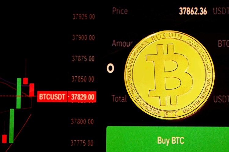 bitcoin-heating-up?-nvt-golden-cross-hints-at-potential-local-top