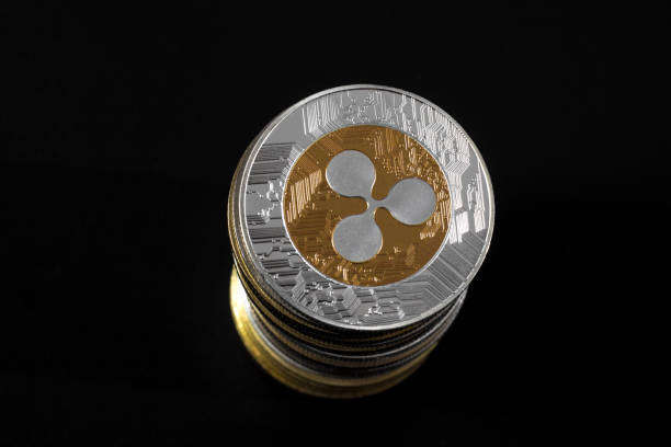crypto-analyst-warns-xrp-investors-amid-market-retrace