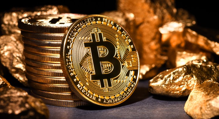 bitcoin-long-term-holders-may-be-selling,-but-is-the-bull-run-really-over?