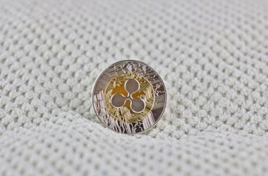 analyst-warns-xrp-investors-not-to-let-fear-dictate-moves-as-long-as-price-holds-this-level