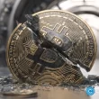 crypto-prices-today:-bitcoin-price-at-$120k,-ip-down-17%,-sol-jumps