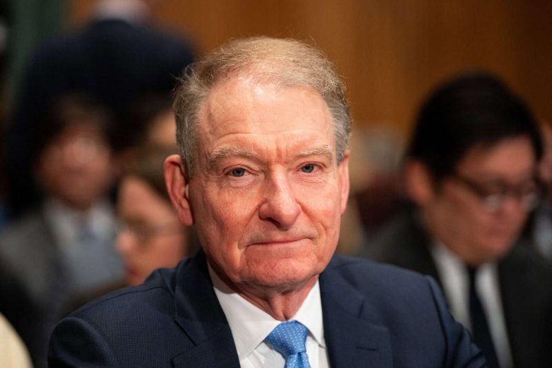 sec-chair-confirms-‘very-few’-cryptos-are-securities,-but-markets-continue-to-correct