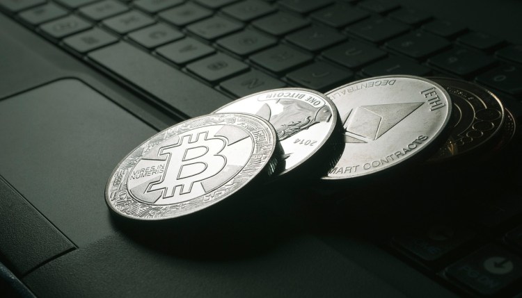 whale-rotation-alert:-bitcoin-dump,-ethereum-accumulation-rising