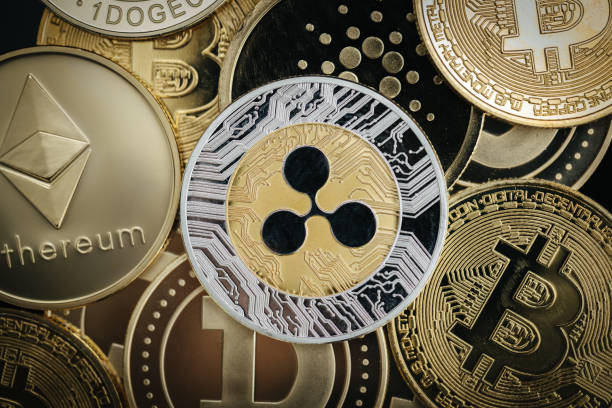 xrp-price-at-$23,-dogecoin-to-$2,-and-solana-at-$1,800?-analyst-unveils-2026-predictions