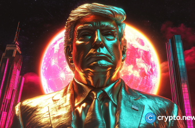 giant-golden-trump-statue-holding-bitcoin-appears-outside-us-capitol