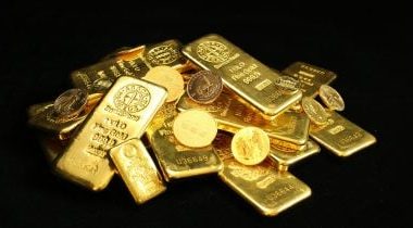 gold-reaches-record-high-of-$3,800-per-ounce